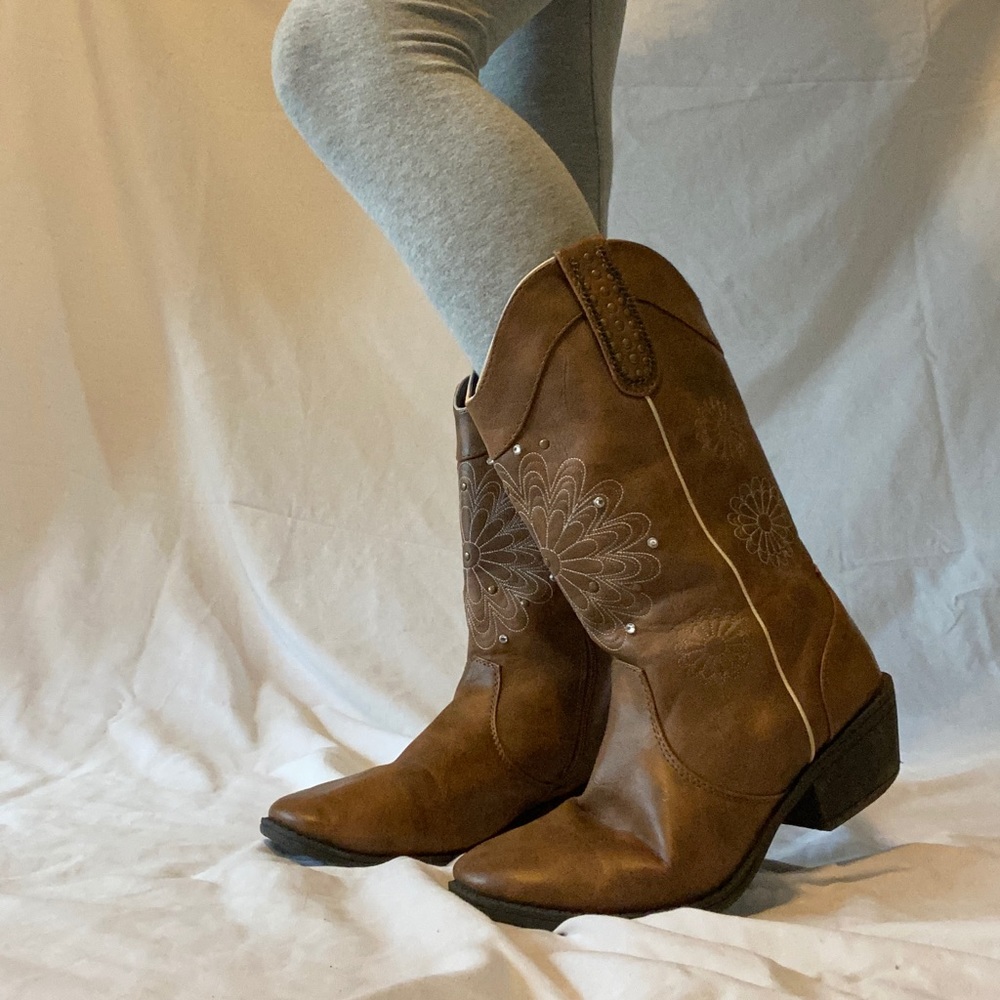Girls boots
